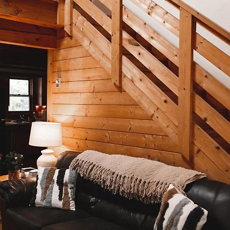 Wolf Creek Cabin At 36 North - Hot Tub Purlear エクステリア 写真