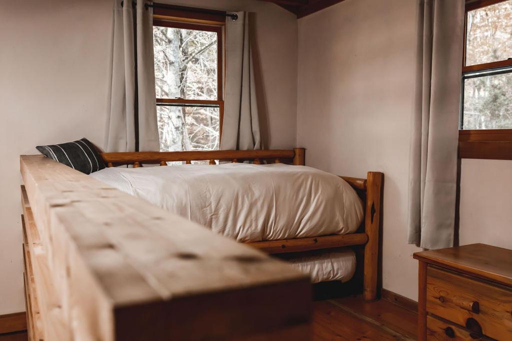Wolf Creek Cabin At 36 North - Hot Tub Purlear エクステリア 写真